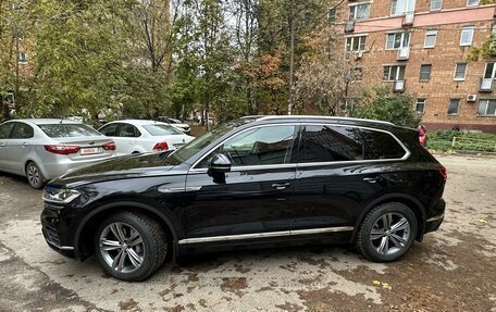 Volkswagen Touareg III, 2018 год, 5 600 000 рублей, 3 фотография