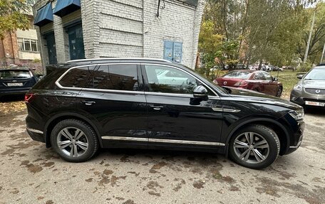 Volkswagen Touareg III, 2018 год, 5 600 000 рублей, 5 фотография