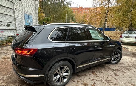 Volkswagen Touareg III, 2018 год, 5 600 000 рублей, 6 фотография