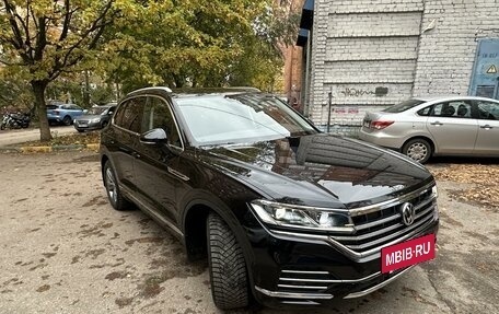 Volkswagen Touareg III, 2018 год, 5 600 000 рублей, 2 фотография