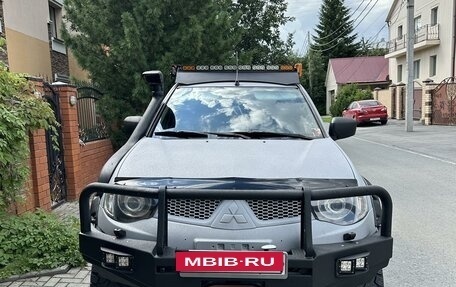 Mitsubishi L200 IV рестайлинг, 2012 год, 2 900 000 рублей, 2 фотография