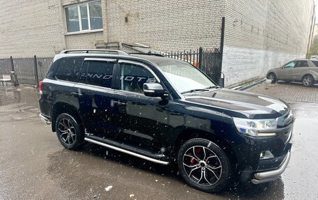 Toyota Land Cruiser 200, 2018 год, 6 900 000 рублей, 10 фотография