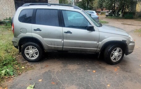 Chevrolet Niva I рестайлинг, 2011 год, 405 000 рублей, 2 фотография