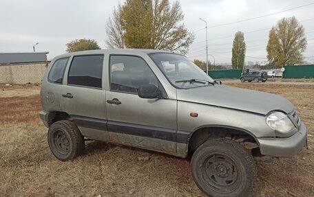 Chevrolet Niva I рестайлинг, 2004 год, 255 000 рублей, 1 фотография