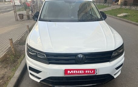 Volkswagen Tiguan II, 2018 год, 3 200 000 рублей, 3 фотография