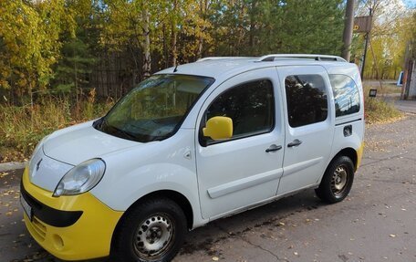 Renault Kangoo II рестайлинг, 2010 год, 700 000 рублей, 3 фотография