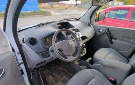 Renault Kangoo II рестайлинг, 2010 год, 700 000 рублей, 9 фотография