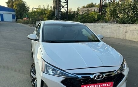 Hyundai Elantra VI рестайлинг, 2018 год, 1 705 000 рублей, 10 фотография