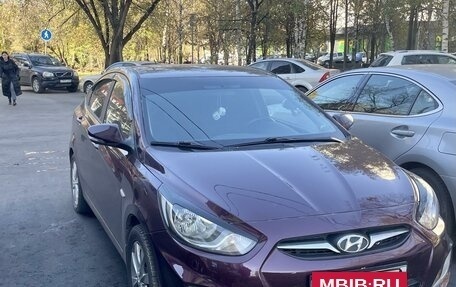 Hyundai Solaris II рестайлинг, 2011 год, 900 000 рублей, 3 фотография