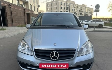 Mercedes-Benz A-Класс, 2010 год, 530 000 рублей, 2 фотография