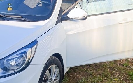 Hyundai Solaris II рестайлинг, 2011 год, 950 000 рублей, 7 фотография