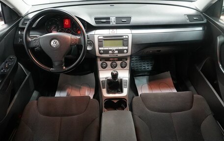 Volkswagen Passat B6, 2006 год, 650 000 рублей, 10 фотография