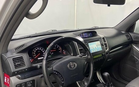 Toyota Land Cruiser Prado 120 рестайлинг, 2008 год, 2 835 000 рублей, 9 фотография