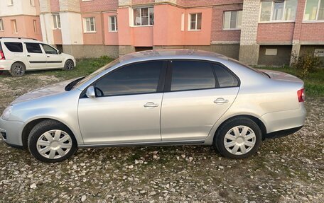 Volkswagen Jetta VI, 2008 год, 700 000 рублей, 3 фотография