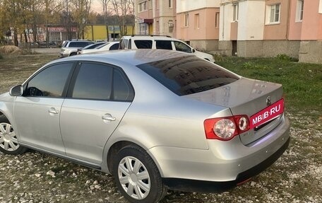 Volkswagen Jetta VI, 2008 год, 700 000 рублей, 4 фотография