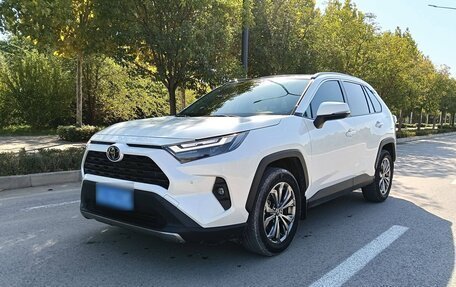 Toyota RAV4, 2023 год, 3 640 000 рублей, 3 фотография