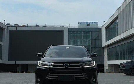 Toyota Highlander III, 2020 год, 3 400 000 рублей, 2 фотография