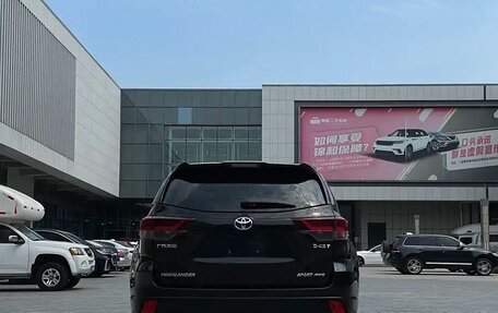 Toyota Highlander III, 2020 год, 3 400 000 рублей, 4 фотография