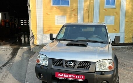 Nissan NP300, 2012 год, 795 000 рублей, 2 фотография