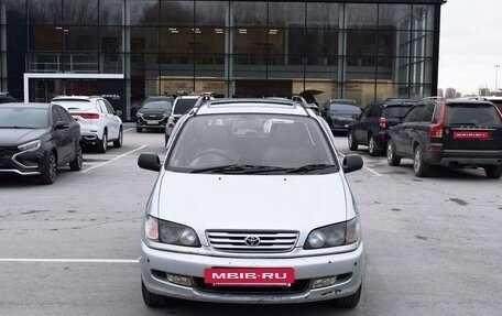 Toyota Ipsum II, 1997 год, 437 000 рублей, 7 фотография