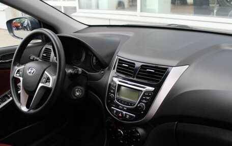 Hyundai Solaris II рестайлинг, 2011 год, 950 000 рублей, 12 фотография