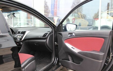 Hyundai Solaris II рестайлинг, 2011 год, 950 000 рублей, 27 фотография