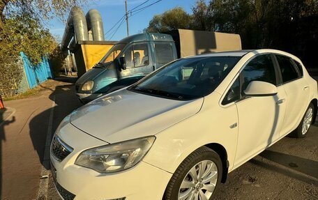 Opel Astra J, 2011 год, 980 000 рублей, 1 фотография