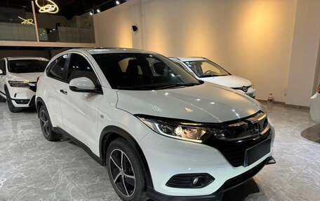 Honda Vezel, 2020 год, 1 750 000 рублей, 3 фотография