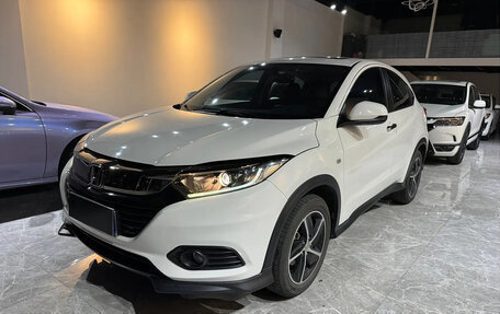 Honda Vezel, 2020 год, 1 750 000 рублей, 2 фотография