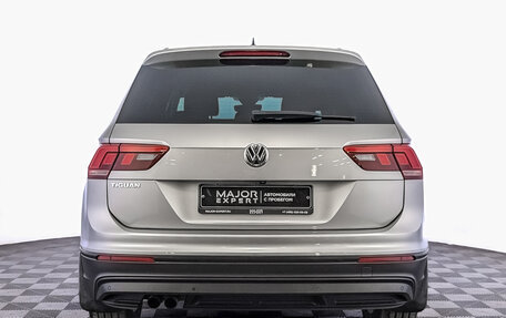 Volkswagen Tiguan II, 2019 год, 2 095 000 рублей, 6 фотография