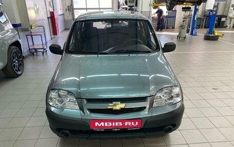 Chevrolet Niva I рестайлинг, 2011 год, 727 000 рублей, 2 фотография