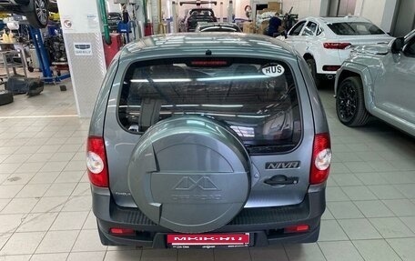 Chevrolet Niva I рестайлинг, 2011 год, 727 000 рублей, 5 фотография