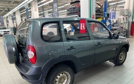 Chevrolet Niva I рестайлинг, 2011 год, 727 000 рублей, 7 фотография