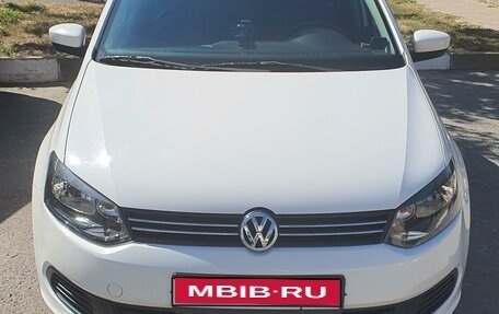 Volkswagen Polo VI (EU Market), 2013 год, 840 000 рублей, 1 фотография