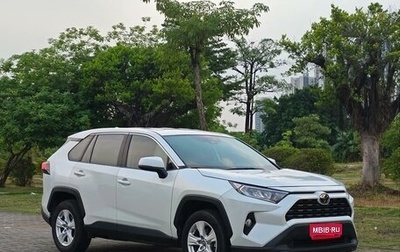 Toyota RAV4, 2021 год, 2 300 000 рублей, 1 фотография