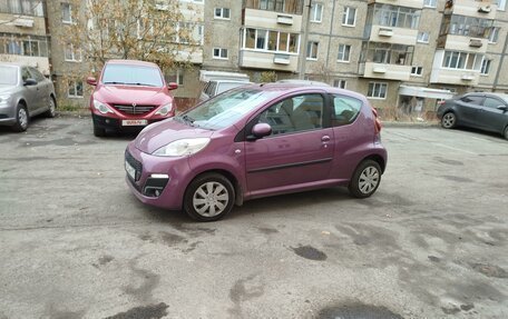 Peugeot 107 I рестайлинг, 2012 год, 520 000 рублей, 3 фотография