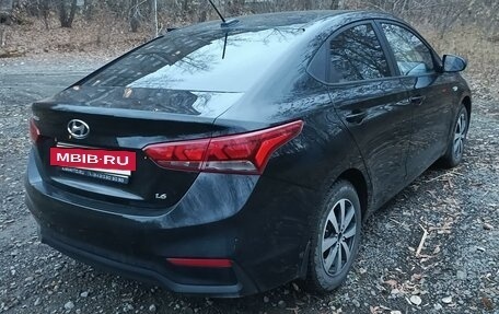 Hyundai Solaris II рестайлинг, 2017 год, 1 350 000 рублей, 3 фотография