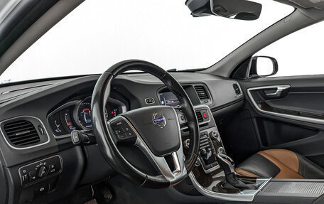 Volvo S60 Cross Country, 2018 год, 2 575 000 рублей, 15 фотография