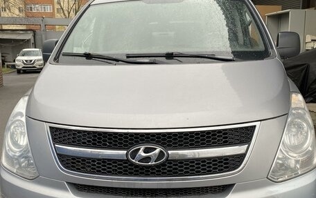 Hyundai Grand Starex Grand Starex I рестайлинг 2, 2012 год, 935 000 рублей, 1 фотография