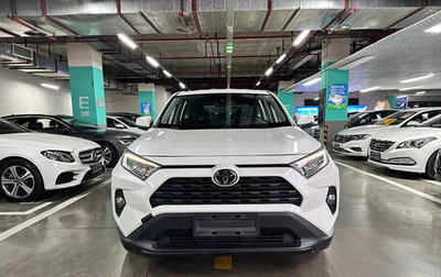 Toyota RAV4, 2021 год, 2 300 000 рублей, 1 фотография