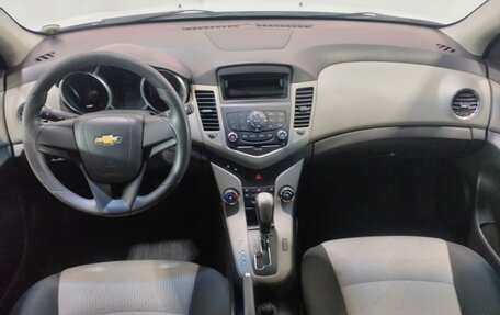 Chevrolet Cruze II, 2012 год, 950 000 рублей, 9 фотография