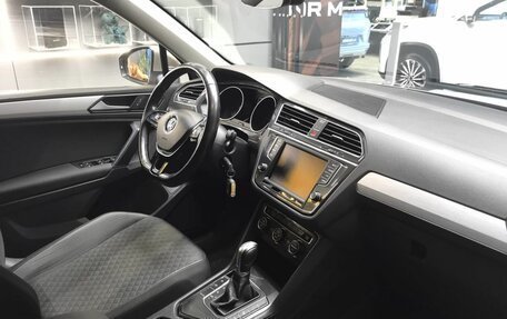 Volkswagen Tiguan II, 2017 год, 2 199 000 рублей, 9 фотография