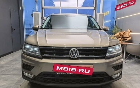 Volkswagen Tiguan II, 2017 год, 2 199 000 рублей, 2 фотография