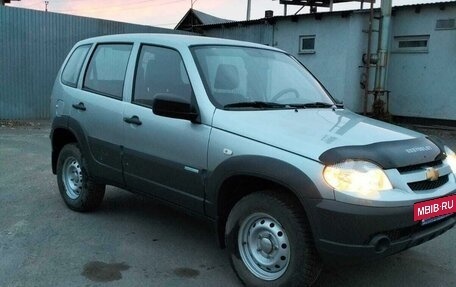 Chevrolet Niva I рестайлинг, 2015 год, 750 000 рублей, 2 фотография