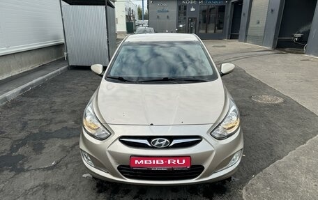 Hyundai Solaris II рестайлинг, 2012 год, 750 000 рублей, 1 фотография