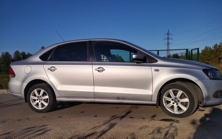 Volkswagen Polo VI (EU Market), 2012 год, 900 000 рублей, 2 фотография