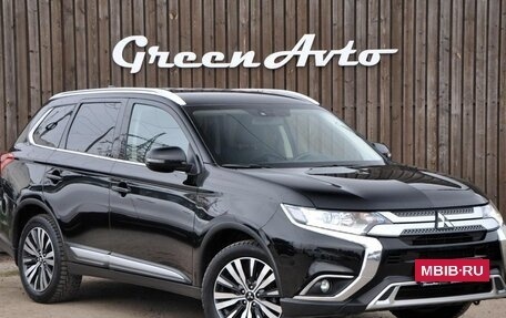 Mitsubishi Outlander III рестайлинг 3, 2019 год, 2 290 000 рублей, 7 фотография