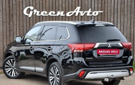 Mitsubishi Outlander III рестайлинг 3, 2019 год, 2 290 000 рублей, 3 фотография