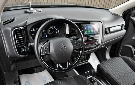 Mitsubishi Outlander III рестайлинг 3, 2019 год, 2 290 000 рублей, 9 фотография