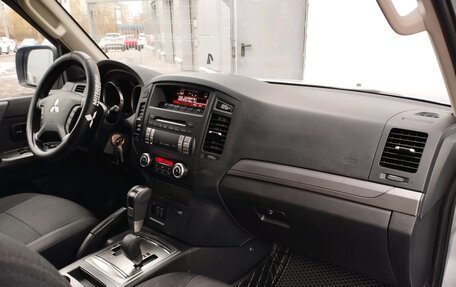 Mitsubishi Pajero IV, 2014 год, 2 640 000 рублей, 9 фотография